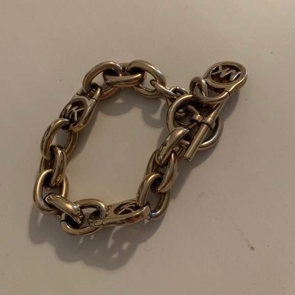 Michael Kors Toggle Link Chain Bracelet - Picture 5 of 5